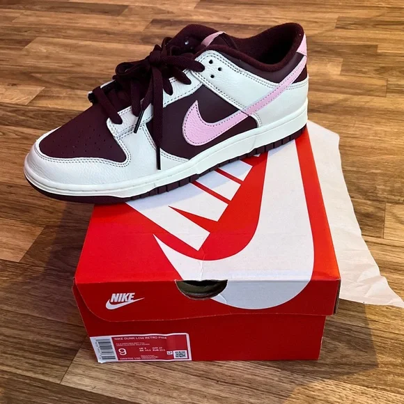 Valentines day dunk size 9 - Picture 2 of 3